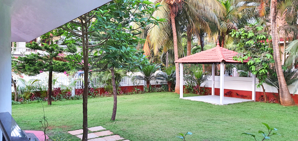 Gazebo in the garden of Villa Splendore Goa